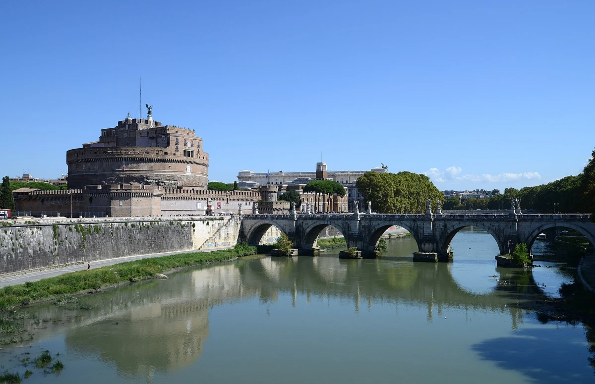 Castel Sant'Angelo above the Tiber, the setting of Act 3, tosca locations rome